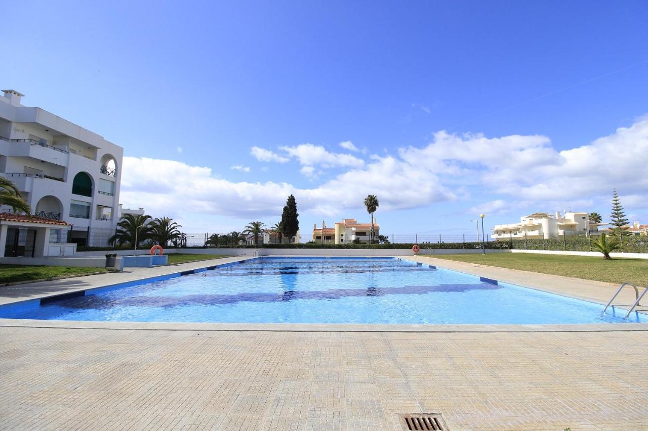 Armacao De Pera Brightness With Pool By Homing Lägenhet Exteriör bild