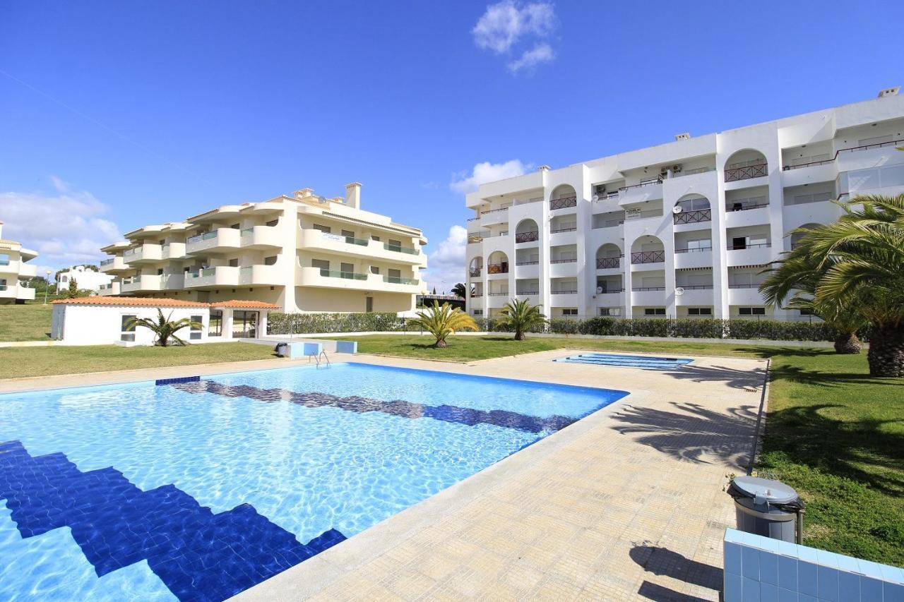 Armacao De Pera Brightness With Pool By Homing Lägenhet Exteriör bild