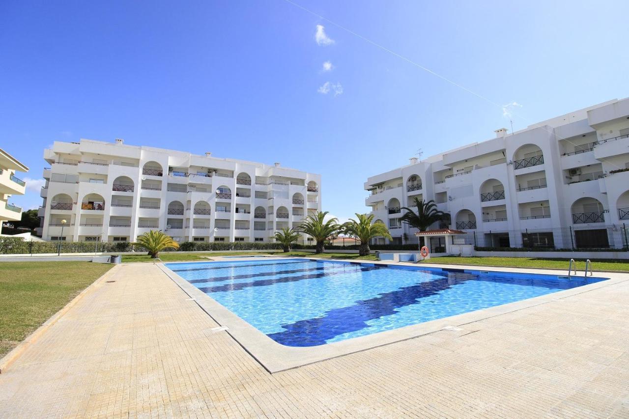 Armacao De Pera Brightness With Pool By Homing Lägenhet Exteriör bild