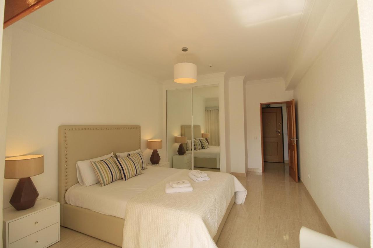 Armacao De Pera Brightness With Pool By Homing Lägenhet Exteriör bild