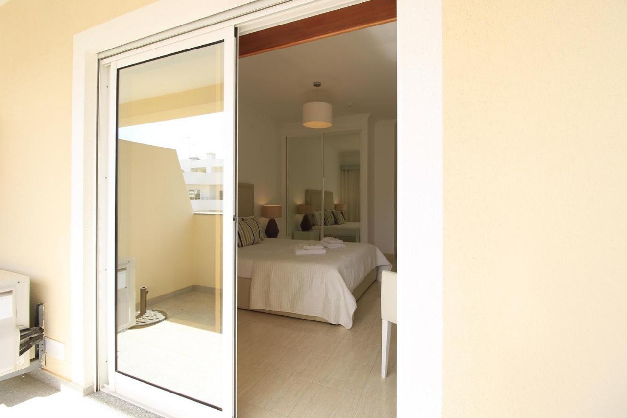 Armacao De Pera Brightness With Pool By Homing Lägenhet Exteriör bild