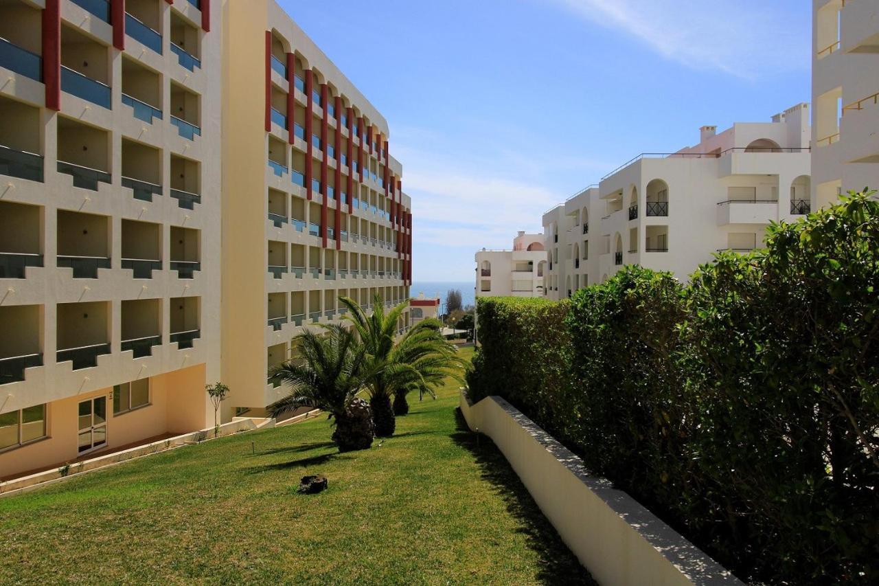 Armacao De Pera Brightness With Pool By Homing Lägenhet Exteriör bild